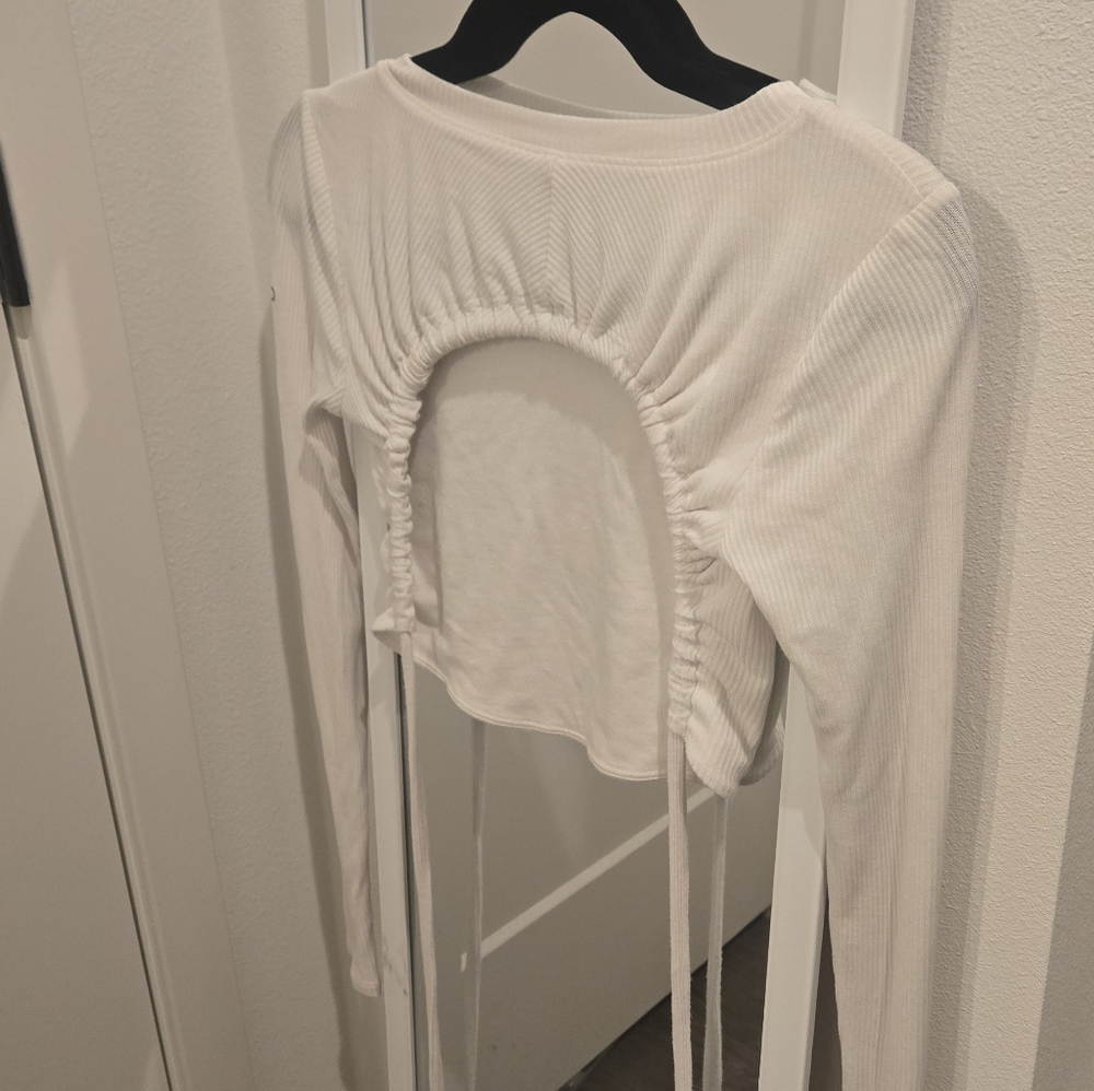 ALO YOGA Ribbed Manifest Long Sleeve, White Crop Top - Picture 9 of 10